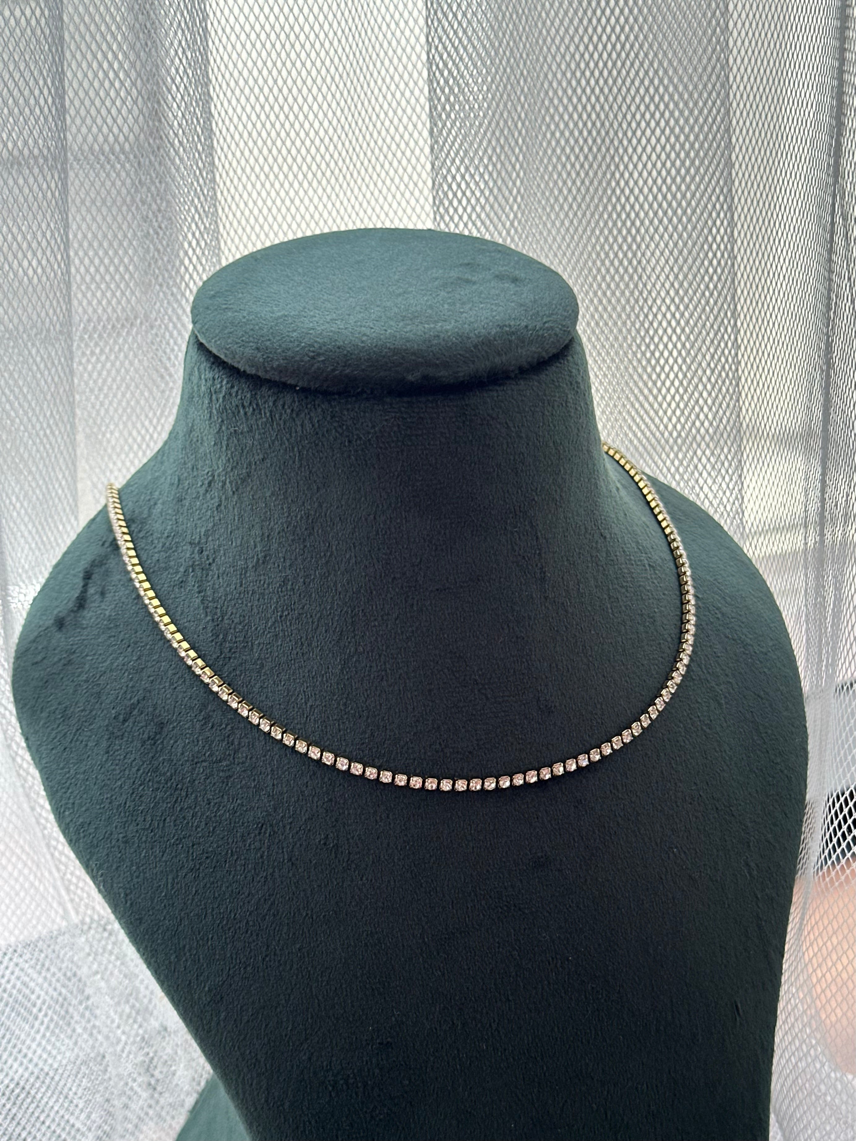 STONE NECKLACE