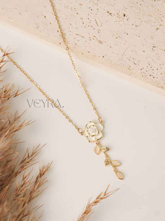 NOIR NECKLACE