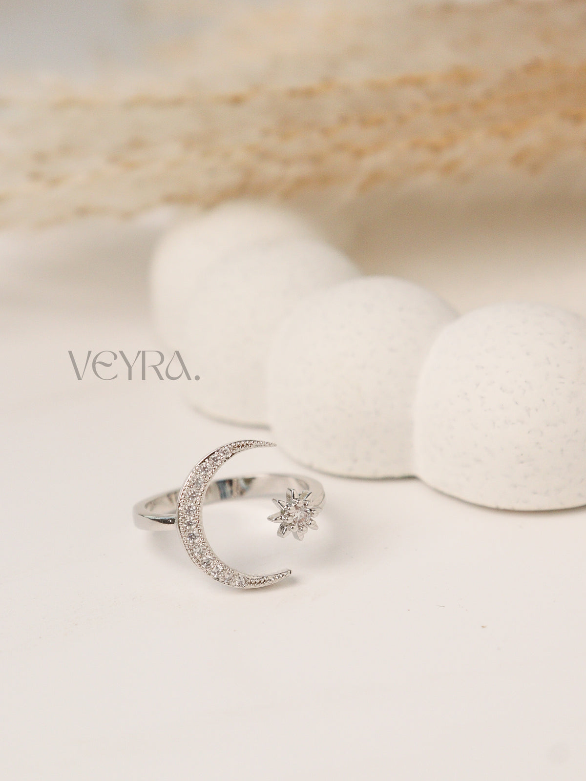 MOONSTAR RING