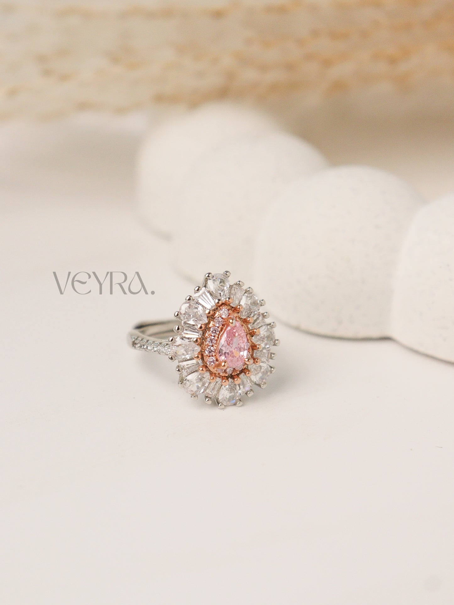 AMIRA RING
