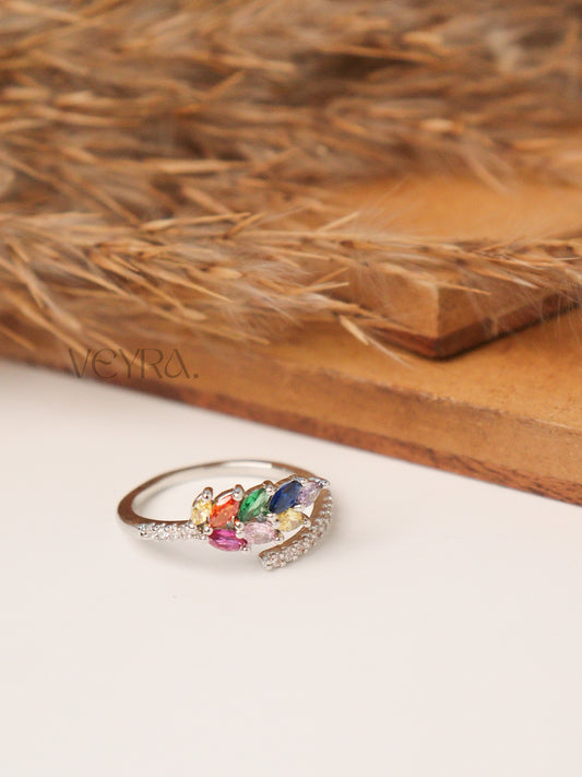 LEAFY STONE RING