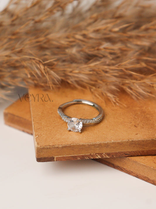 ELARA STONE RING