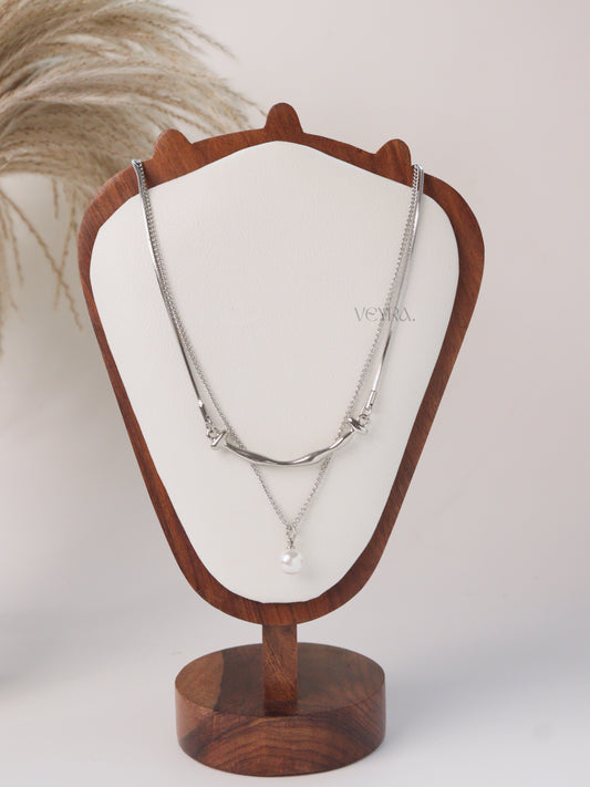 SAHRA SILVER LAYERED NECKLACE