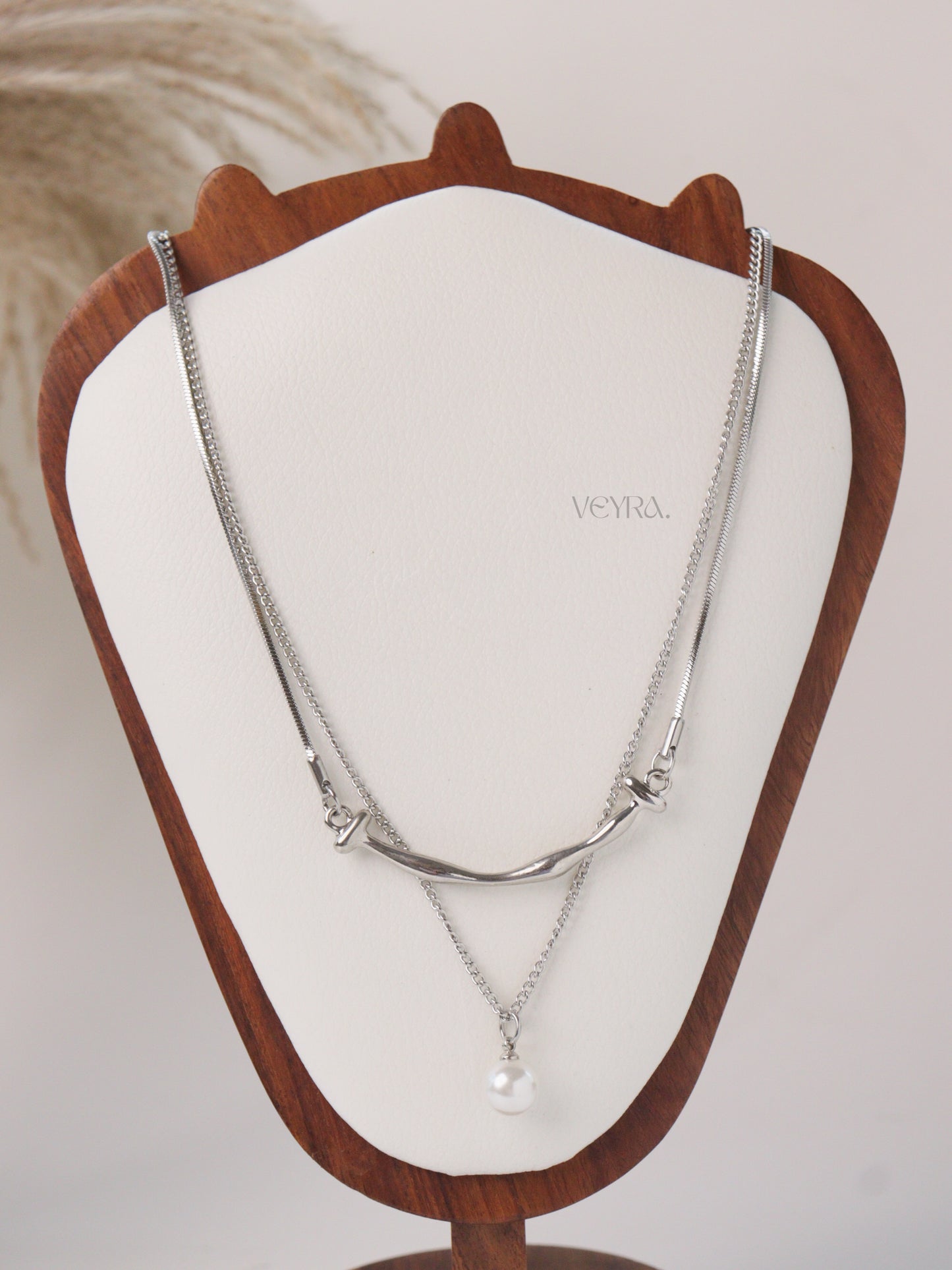 SAHRA SILVER LAYERED NECKLACE