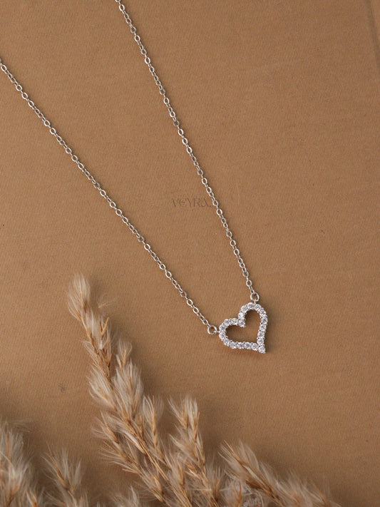 ARISTEA HEART NECKLACE