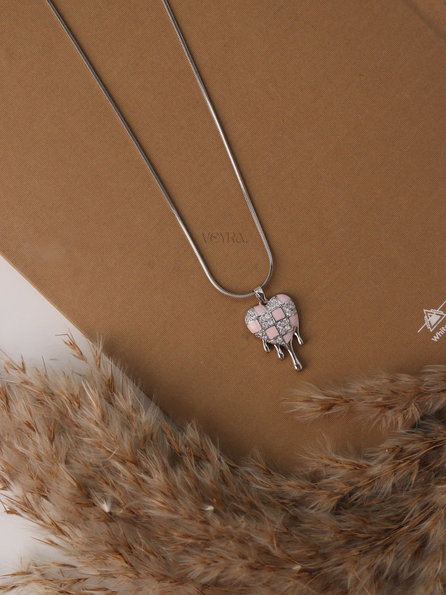 DROP HEART NECKLACE