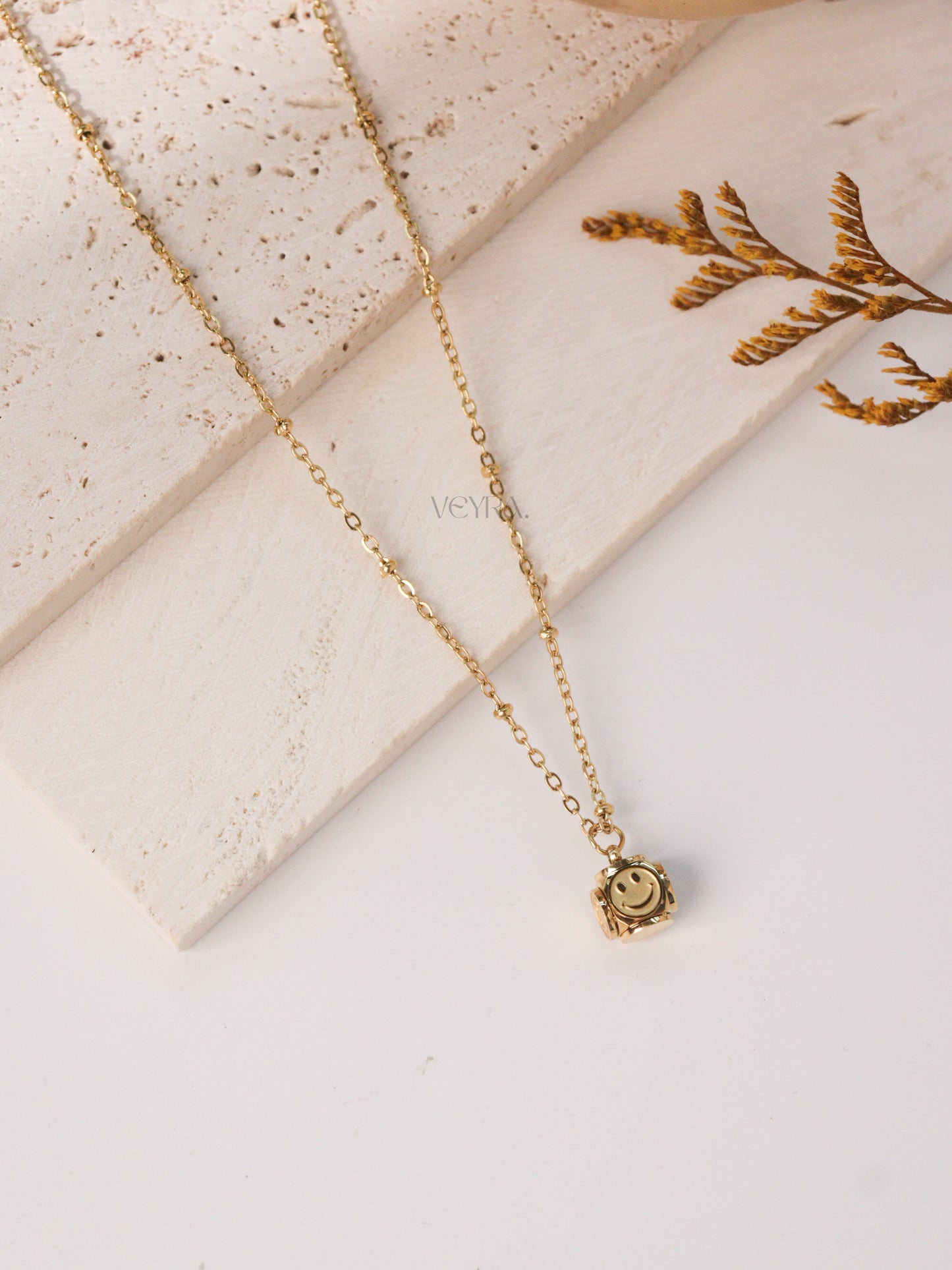 SMILEY NECKLACE