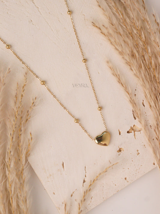 GOLDEN HEART NECKLACE