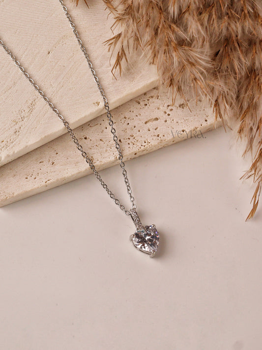 EVELORA NECKLACE