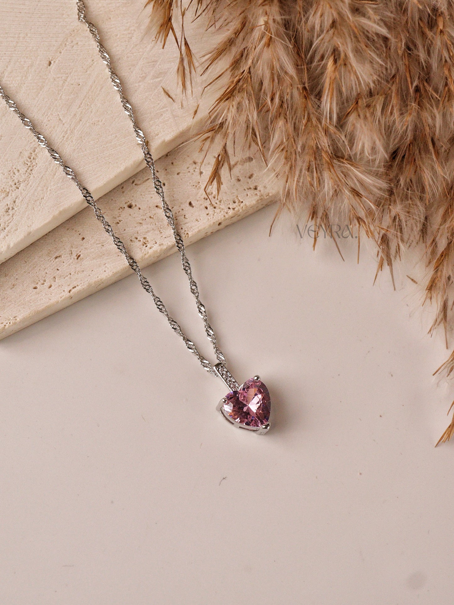 EVELORA NECKLACE