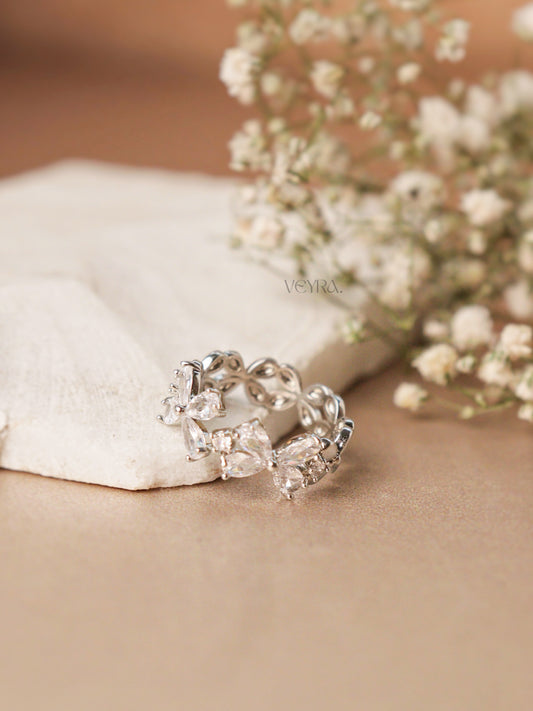 ADORNE RING