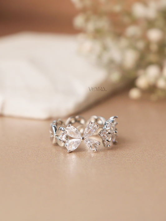 ADORNE RING