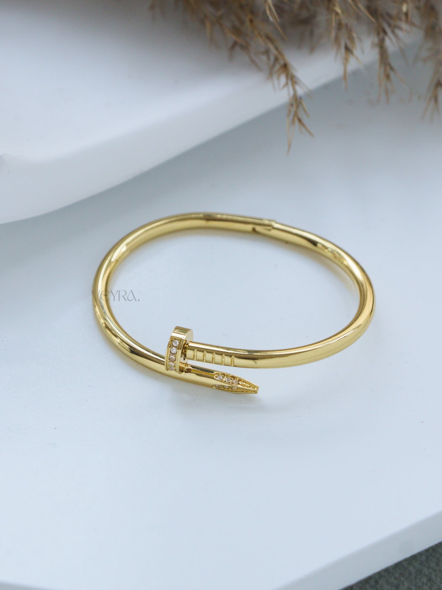 SOLENN ARROW BRACELET