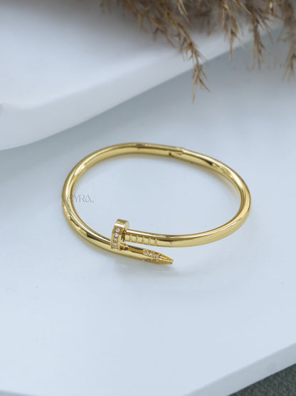 SOLENN ARROW BRACELET