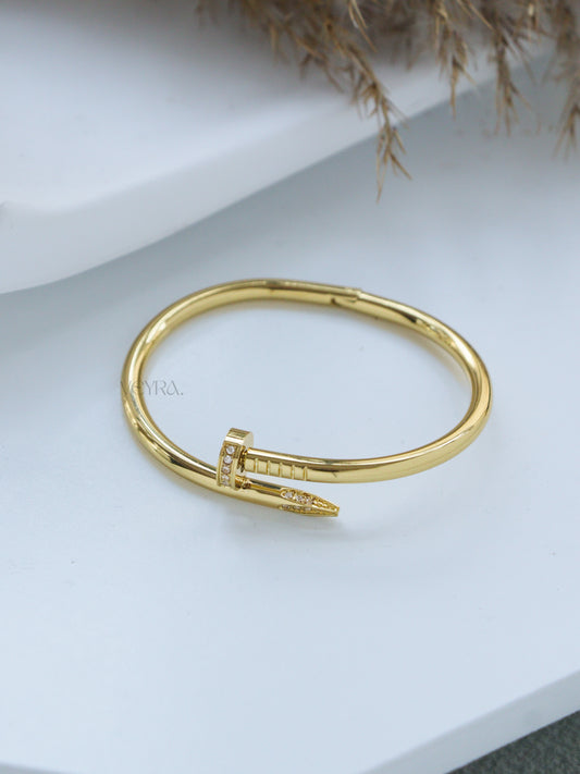 SOLENN ARROW BRACELET