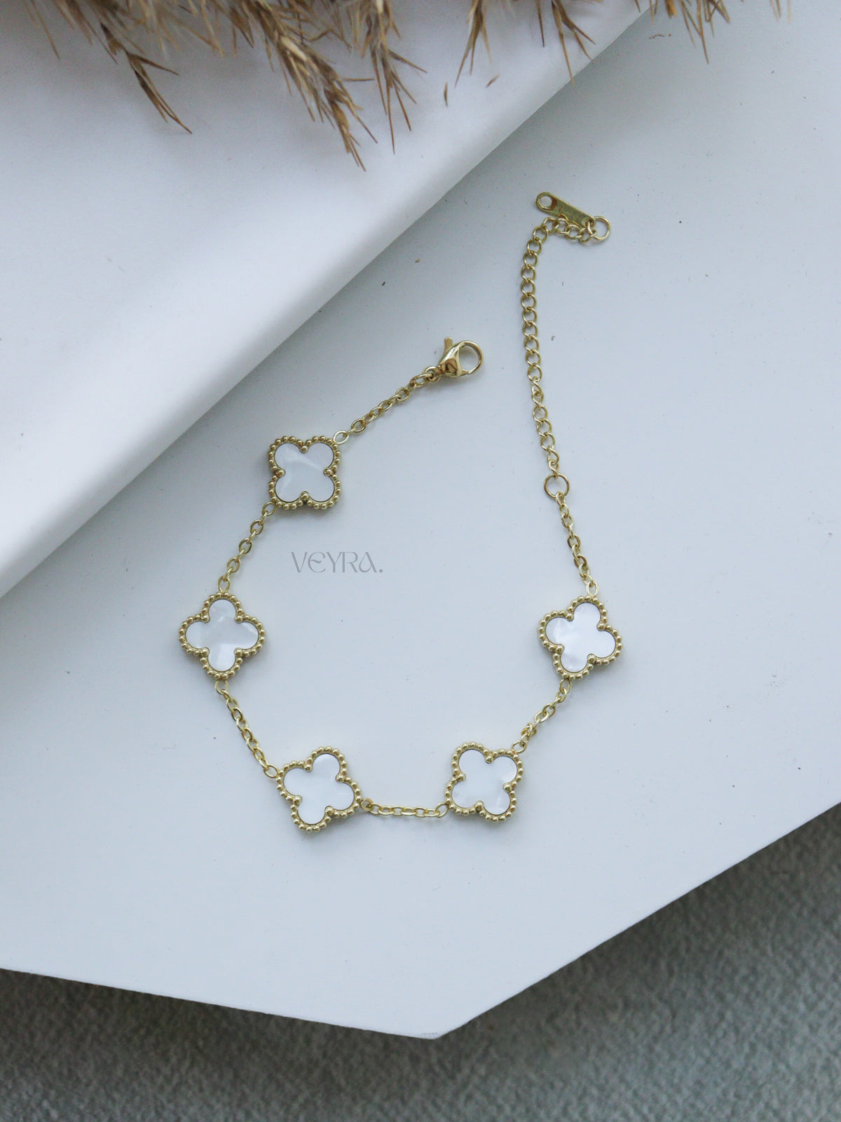 REVERSIBLE CLOVER BRACELET