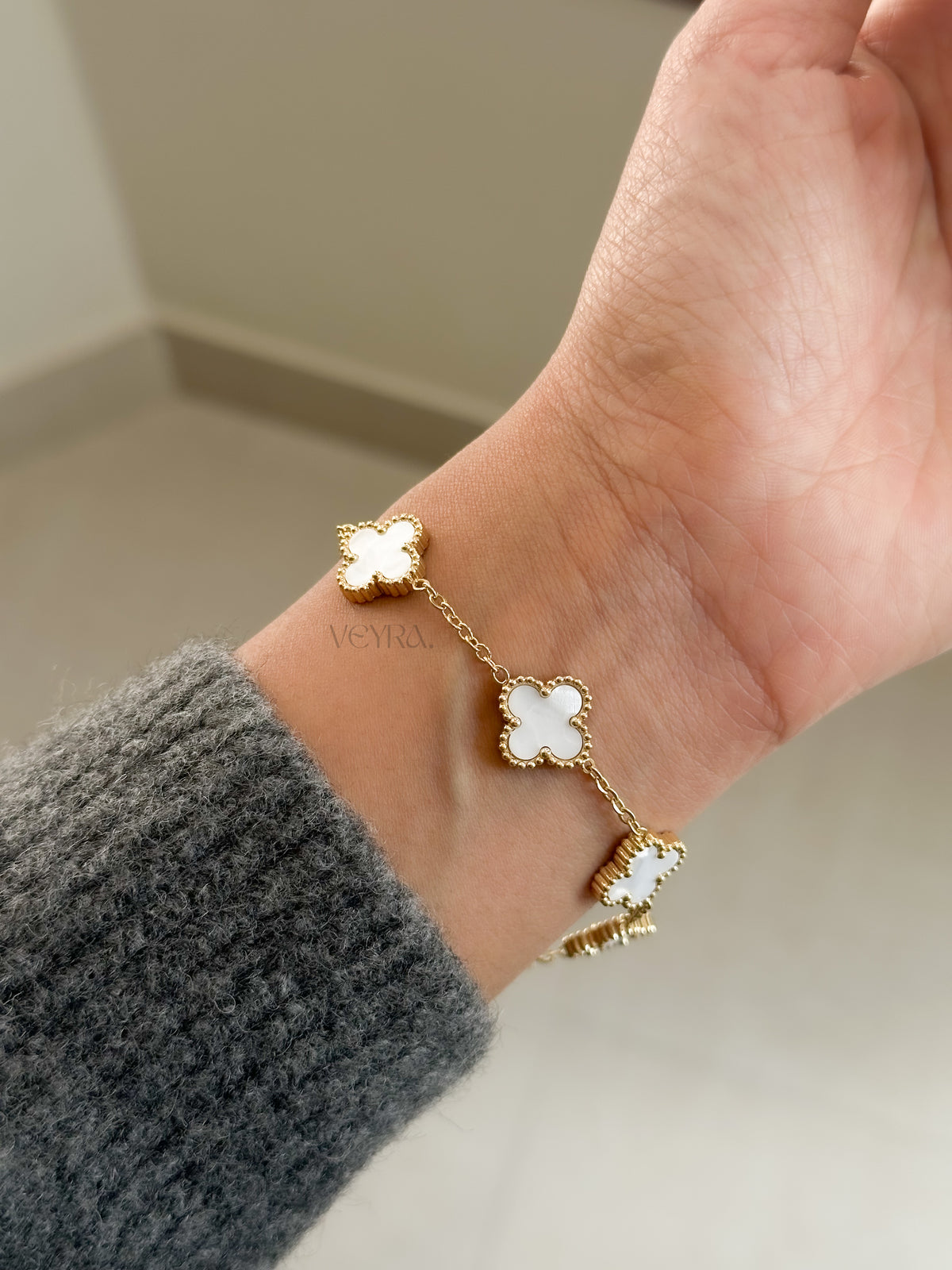 REVERSIBLE CLOVER BRACELET